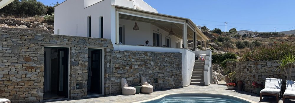 House with a swimming pool in Mikri Vigla, Naxos